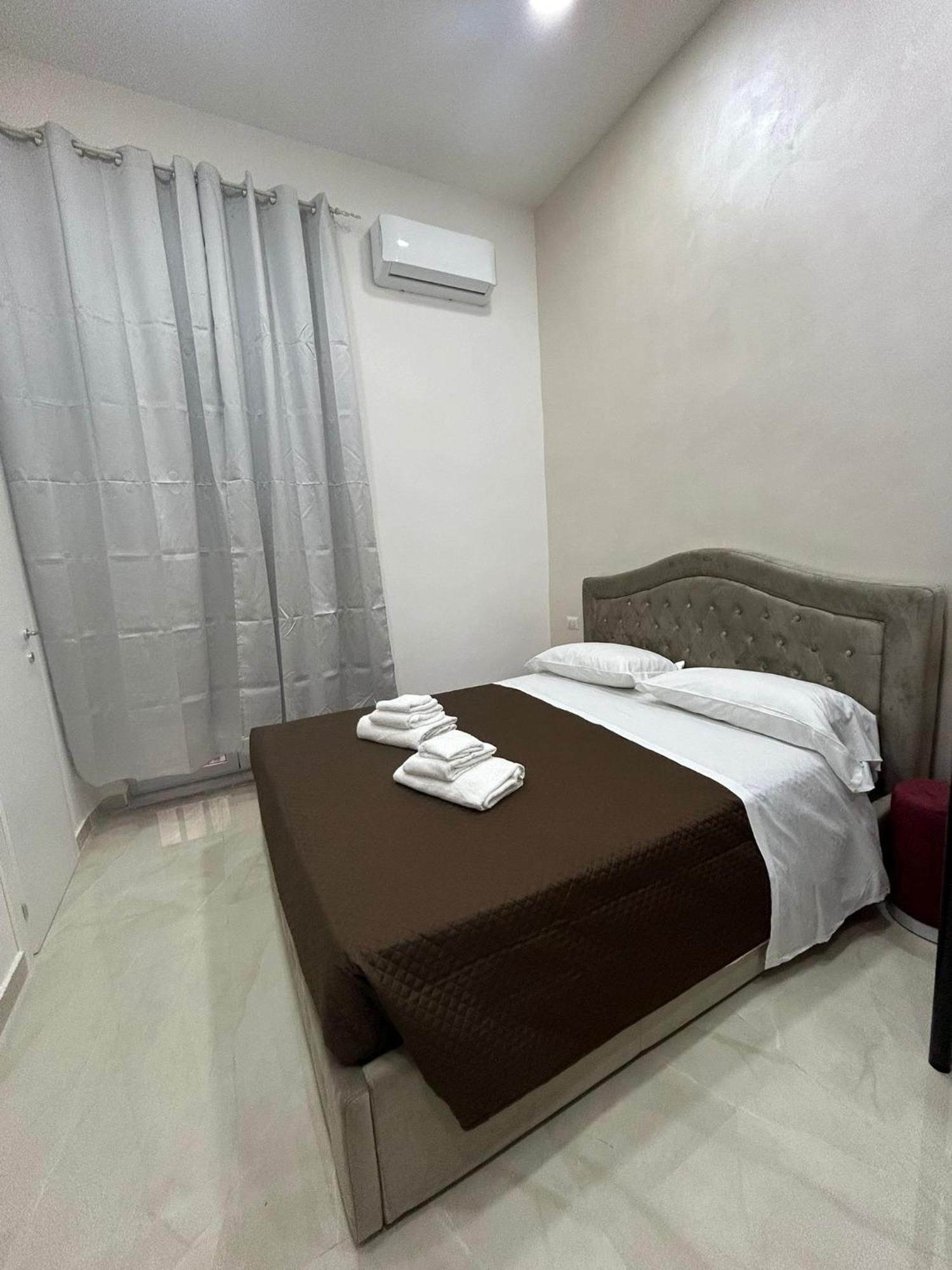 Luxury Rooms Carbonara 95 Napoli Dış mekan fotoğraf